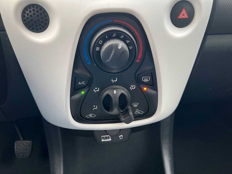 Citroen C1 Feel 72PS sofort verfügbar KAMERA SHZ DAB